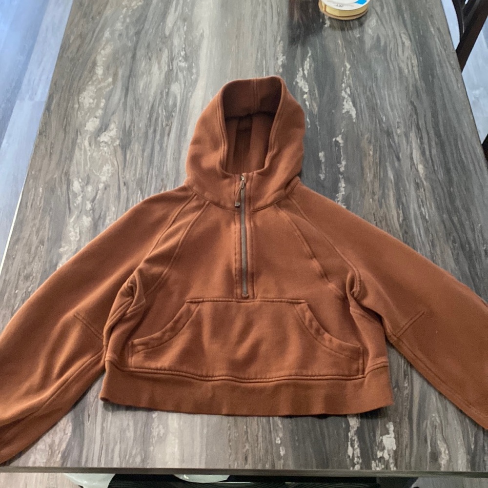 Lululemon Scuba Half Zip Size:2 Colour:Teddy Brown